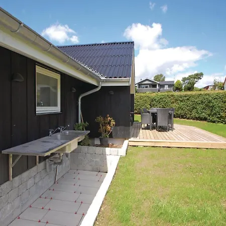 Three-bedroom Holiday In *