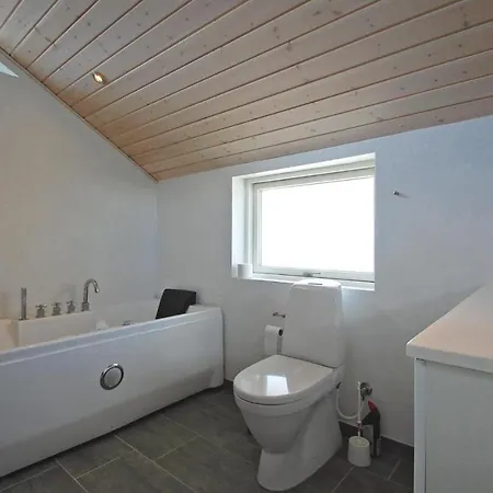 بيت للعطل Three-bedroom Holiday In
